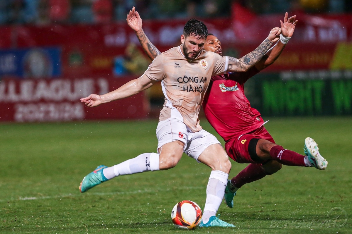 Quang Hải toả sáng trong trận mưa tầm tã, giúp CAHN tạm thoát khủng hoảng 3