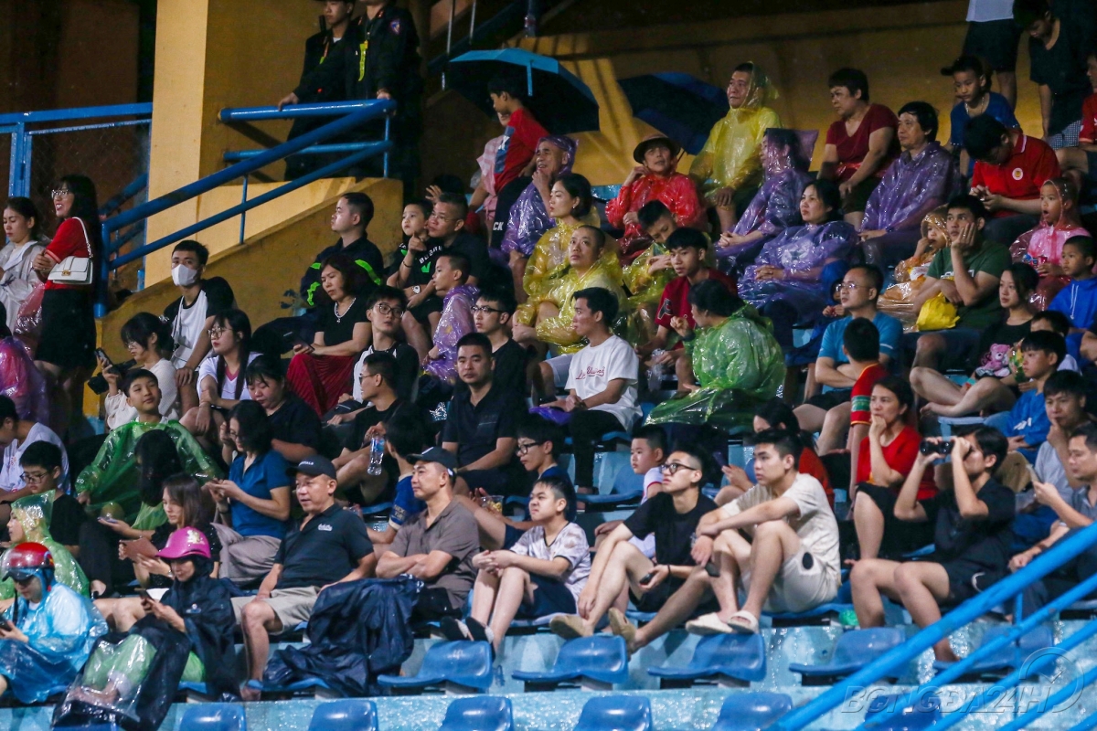 Quang Hải toả sáng trong trận mưa tầm tã, giúp CAHN tạm thoát khủng hoảng 1