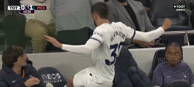 Rodrigo Bentacur bất mãn vì bị thay ra Rodrigo Bentacur bat man vi bi thay ra