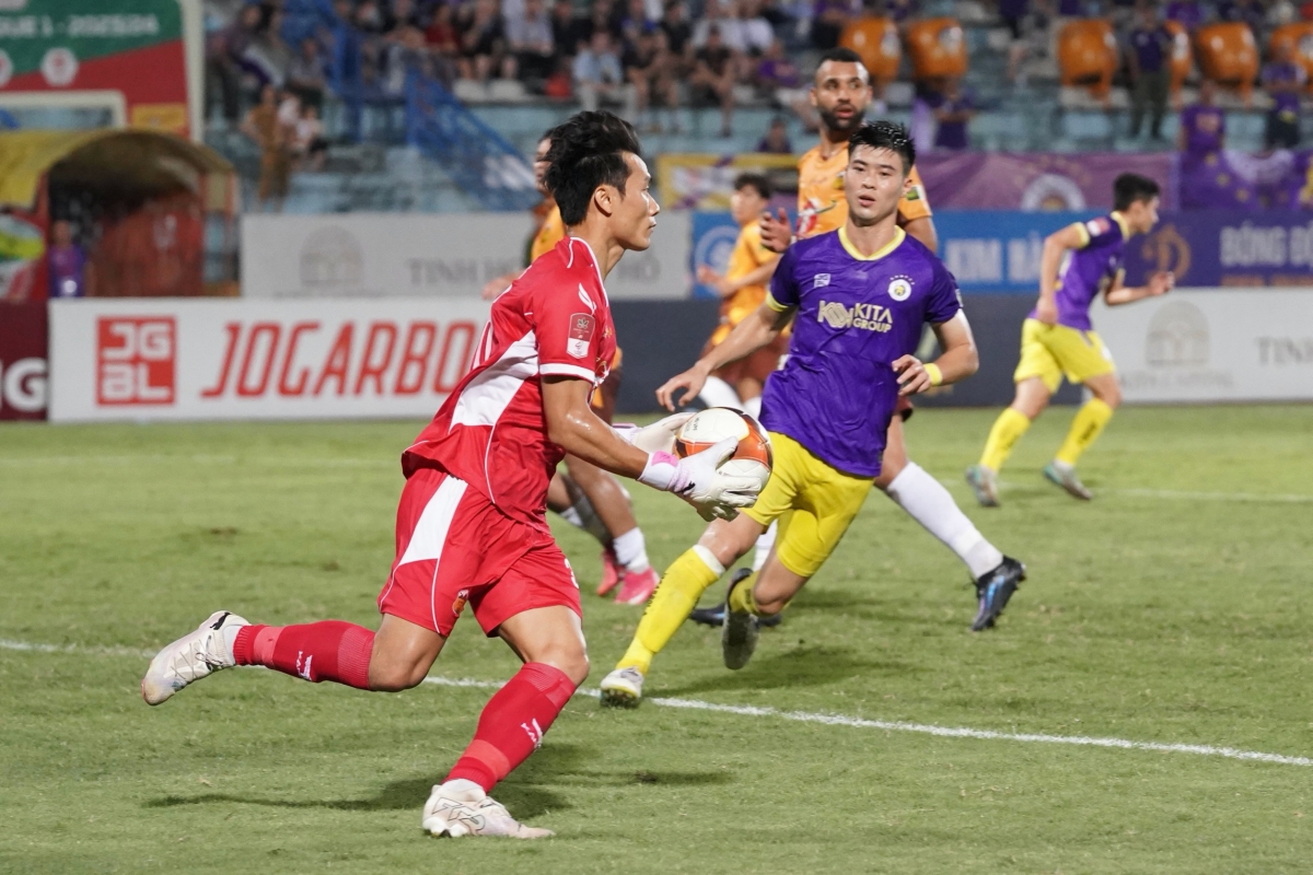 Bùi Tiến Dũng hết phép, HAGL chấm dứt chuỗi trận bất bại 3