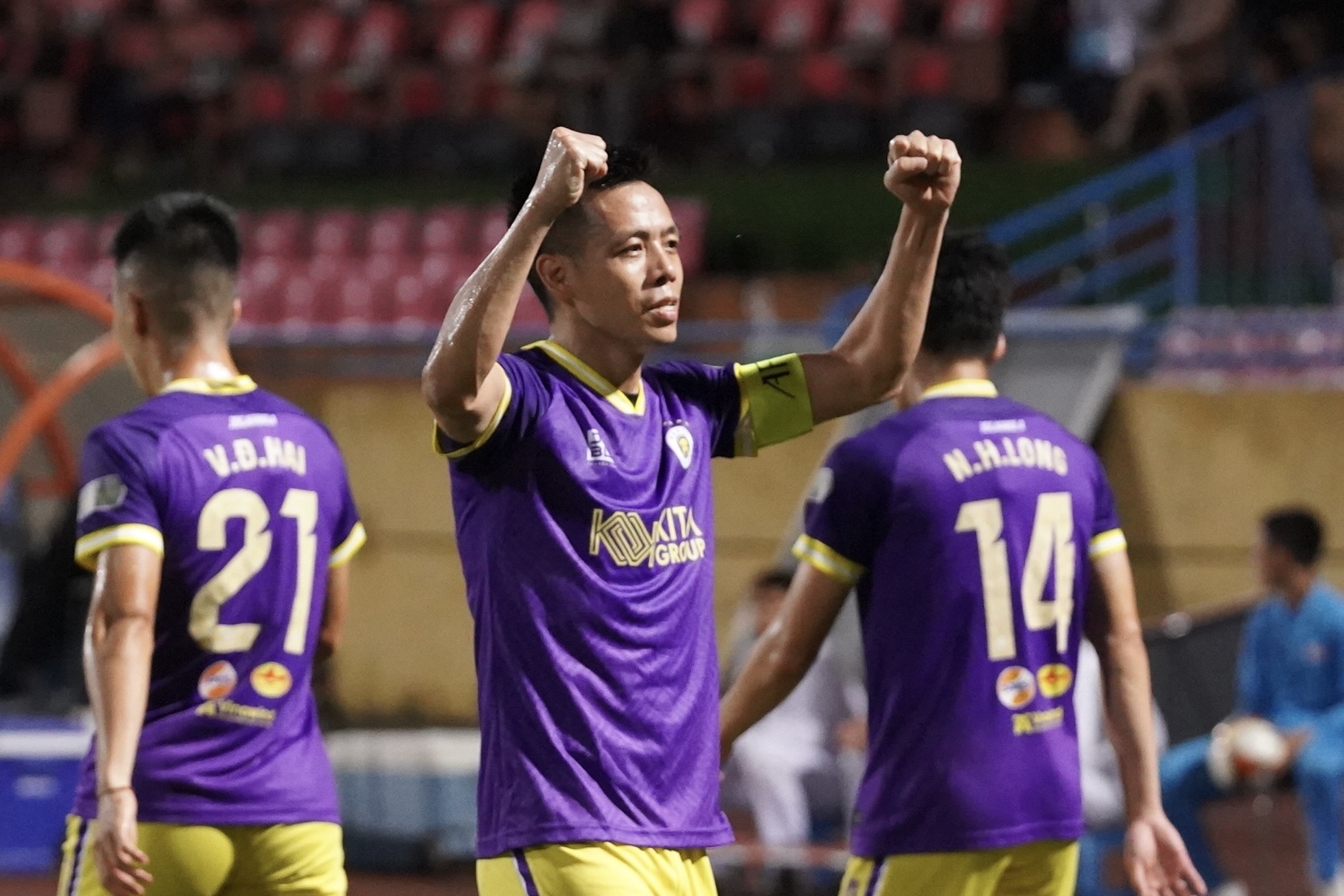 Vua phá lưới nội Nguyễn Văn Quyết Gừng càng già, càng cay 2