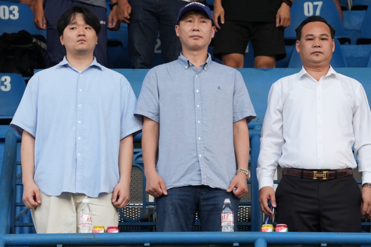 6 lần dự khán của HLV Kim Sang Sik và một điều đặc biệt 3