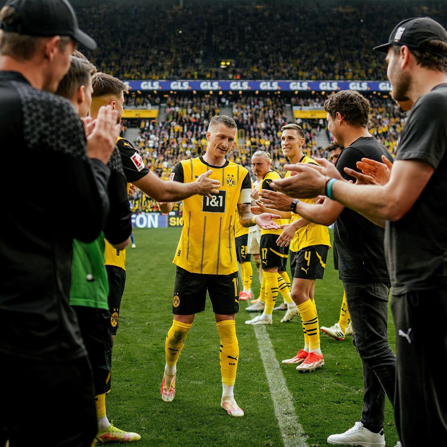 Touched by Marco Reus's last moment at Signal Iduna Park 4