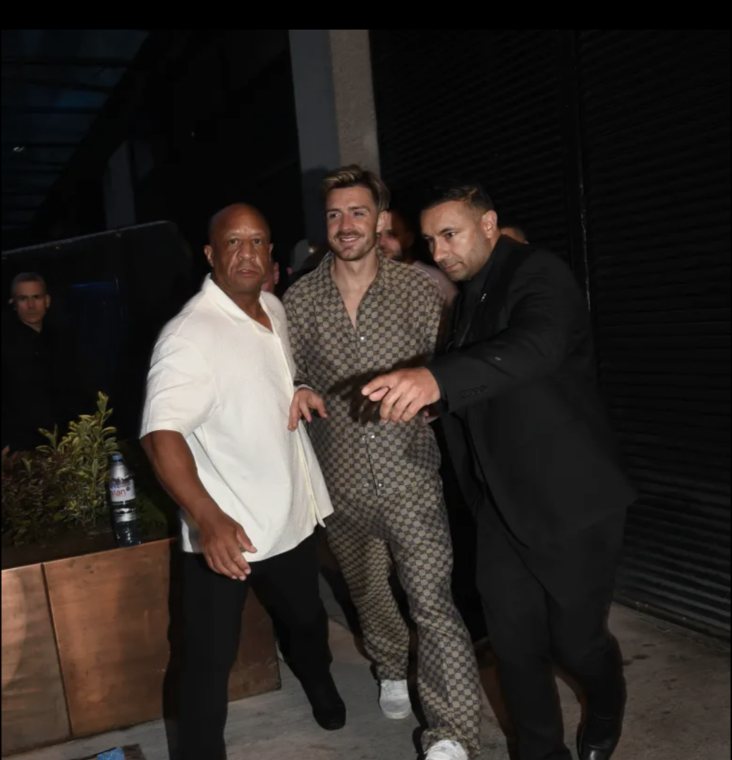 HLV Pep Guardiola bật đèn xanh để dàn sao Man City tiệc tùng thâu đêm 2