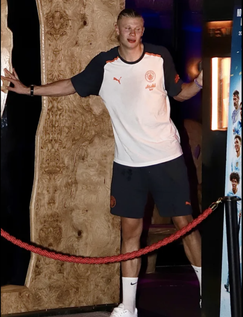 HLV Pep Guardiola bật đèn xanh để dàn sao Man City tiệc tùng thâu đêm 7