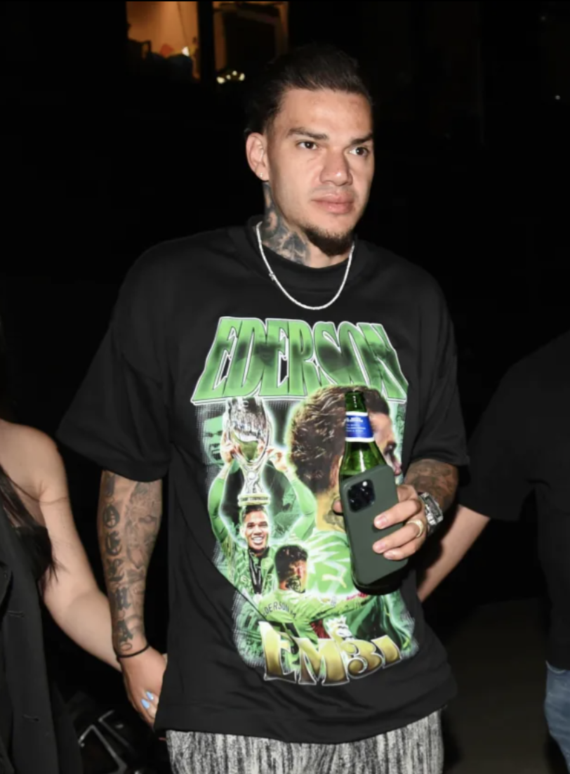 HLV Pep Guardiola bật đèn xanh để dàn sao Man City tiệc tùng thâu đêm 8