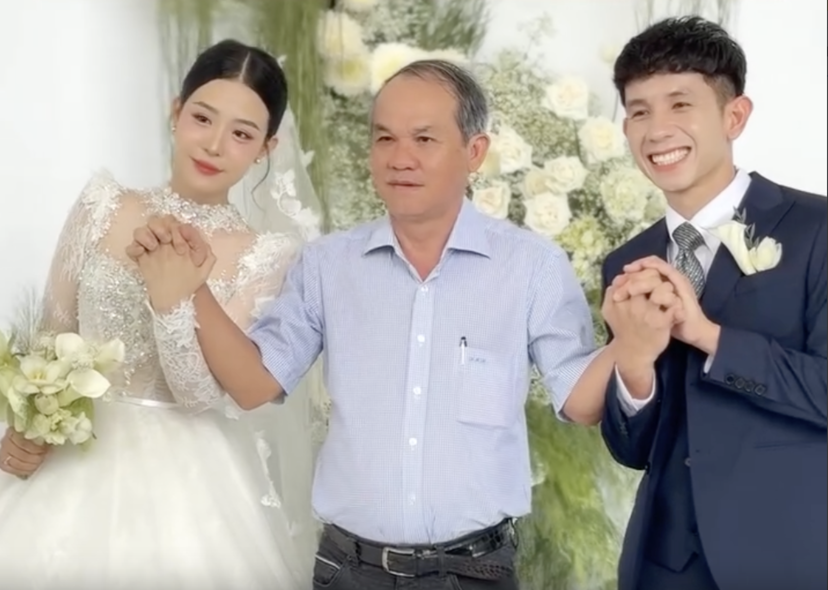 Bau duc du dam cuoi cua Hong Duy