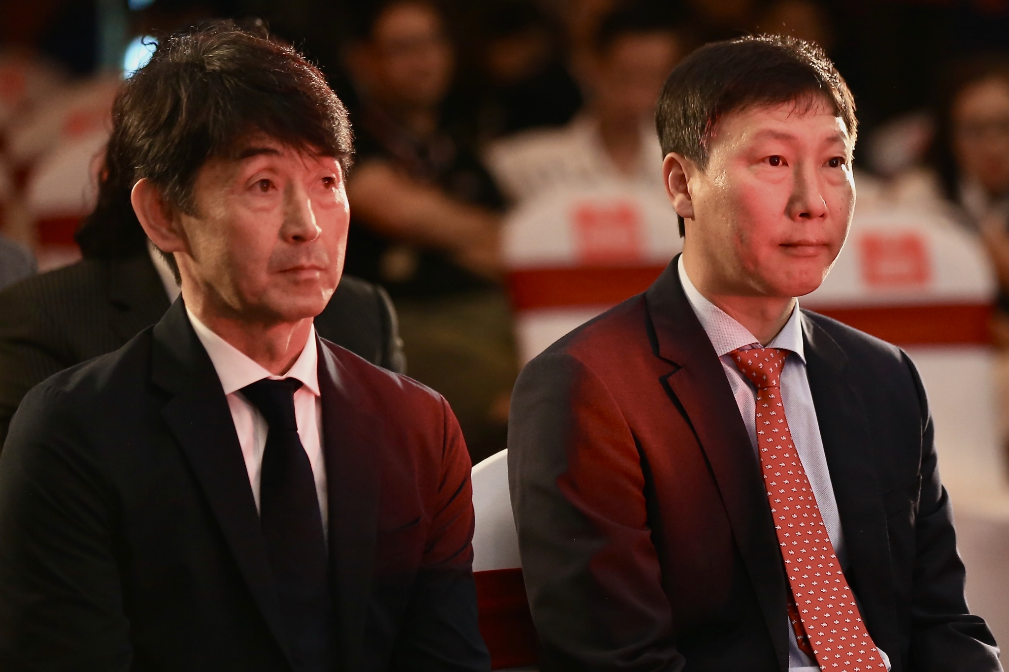 HLV Masatada Ishii và HLV Kim Sang Sik HLV Masatada Ishii va HLV Kim Sang Sik