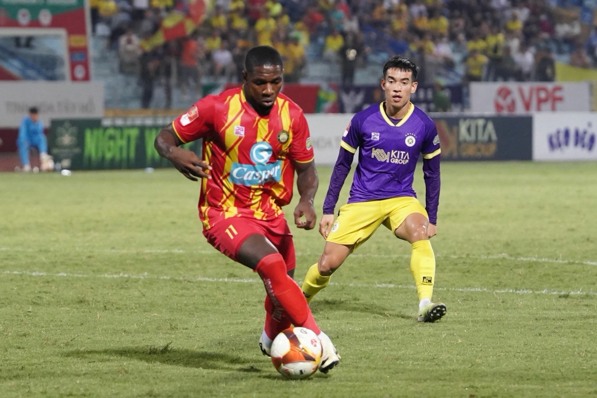 CLB Hà Nội gặp khó có Văn Quyết lo 3