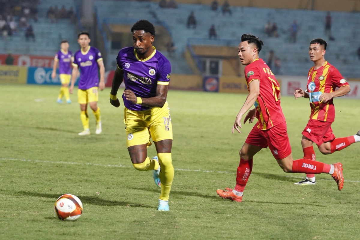 CLB Hà Nội gặp khó có Văn Quyết lo 5