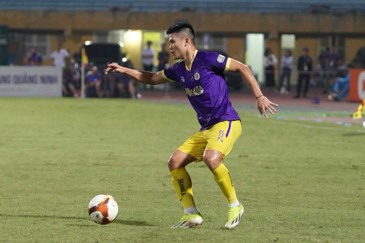 CLB Hà Nội gặp khó có Văn Quyết lo 6