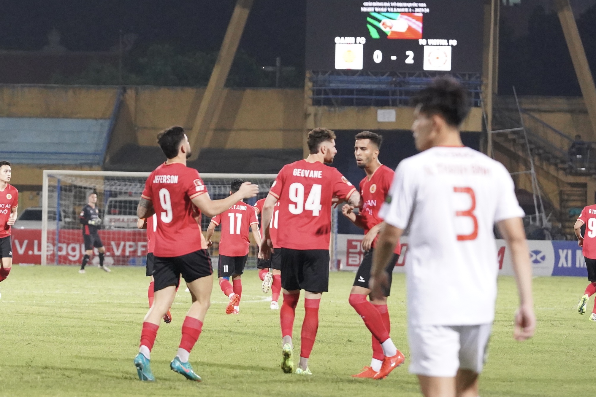 Nguyễn Filip bất lực trong ngày CAHN thất bại trước Thể Công Viettel 4