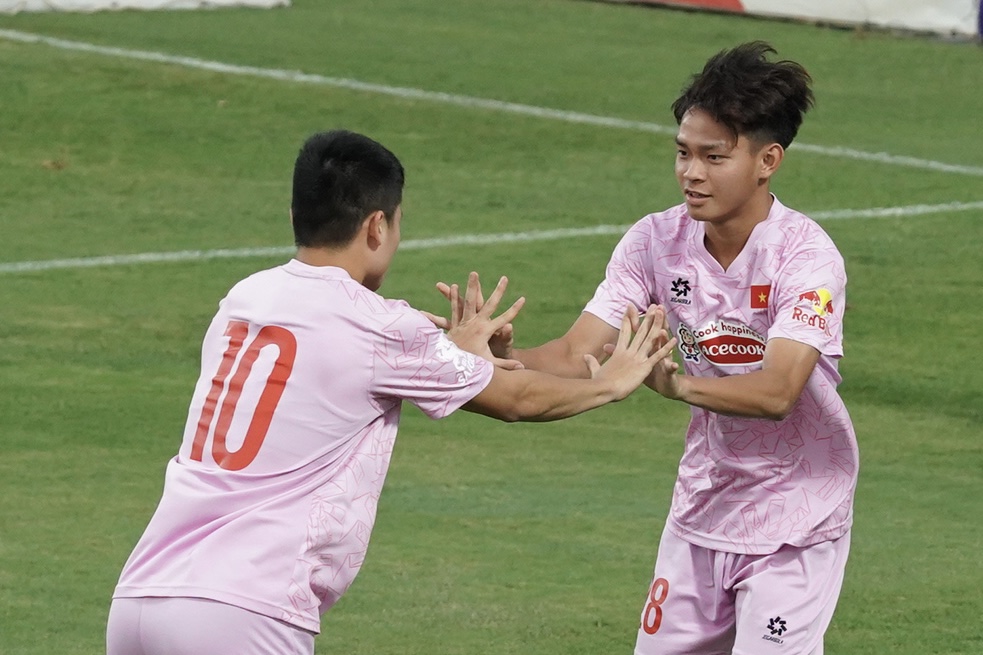 Nguyễn Filip có thêm sự tự tin khi được Văn Lâm hỗ trợ 7