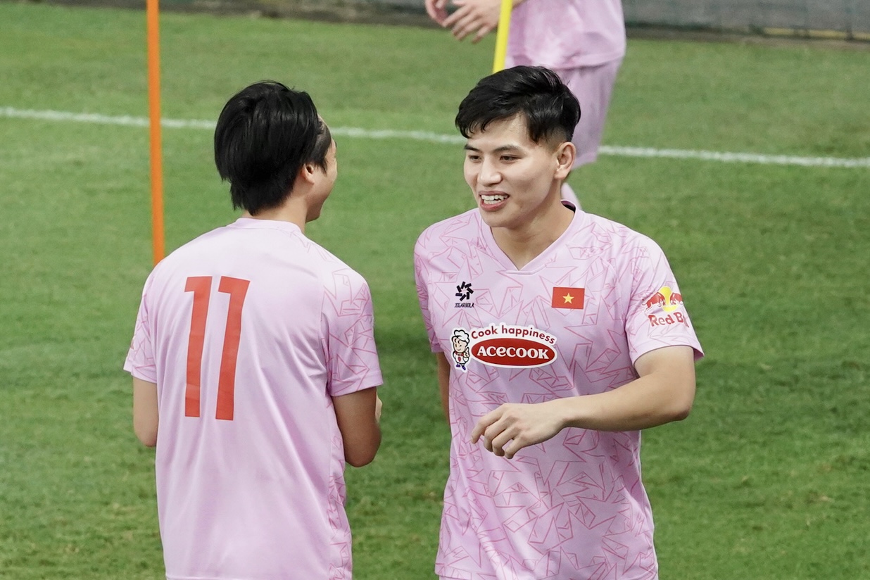 Nguyễn Filip có thêm sự tự tin khi được Văn Lâm hỗ trợ 6