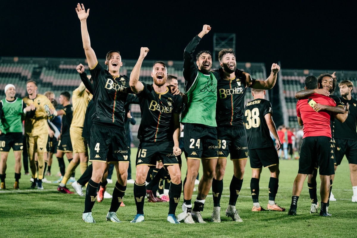 Jay Idzes gianh quyen thang hang Serie A cung CLB Venezia