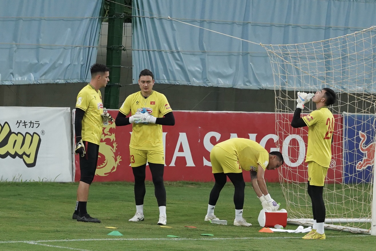 Nguyễn Filip có thêm sự tự tin khi được Văn Lâm hỗ trợ 1