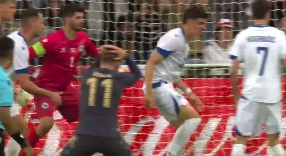 Đồng đội lấy đi bàn thắng đầu tiên của Bowen cho ĐT Anh 3