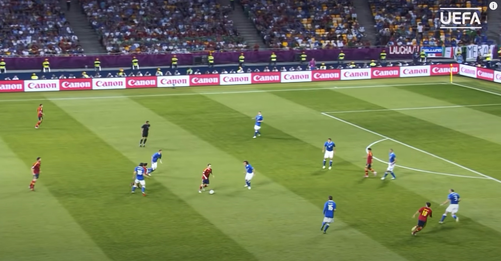 Tây Ban Nha tại EURO 2012 Thủ hay, Fabregas đá số 9 và một chức vô địch xứng đáng nhưng khá nhạt 8