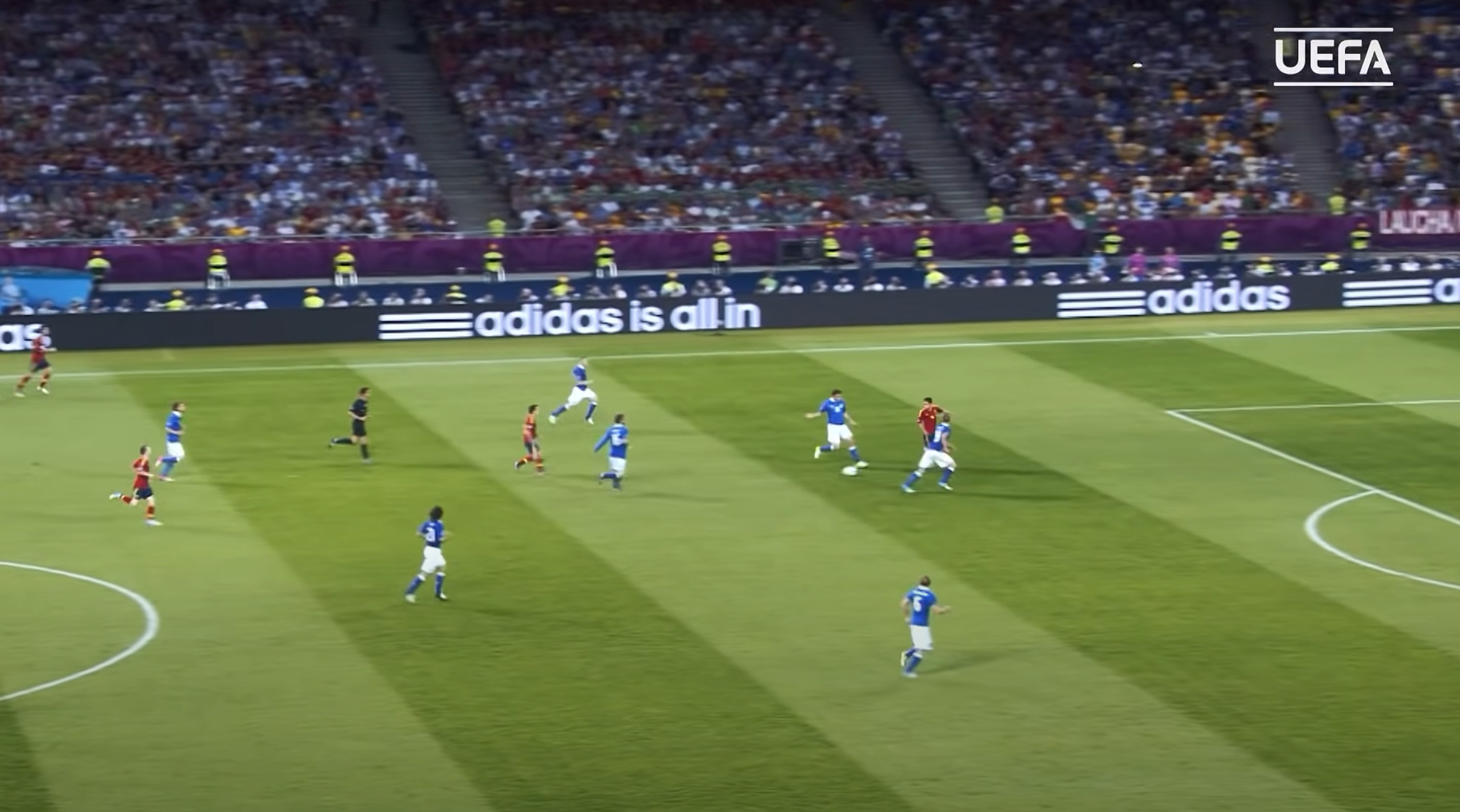 Tây Ban Nha tại EURO 2012 Thủ hay, Fabregas đá số 9 và một chức vô địch xứng đáng nhưng khá nhạt 12