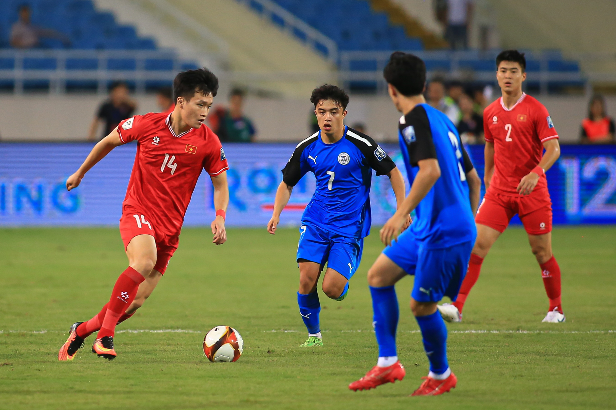 Hoang duc dT Viet Nam vs Philippines 6/6