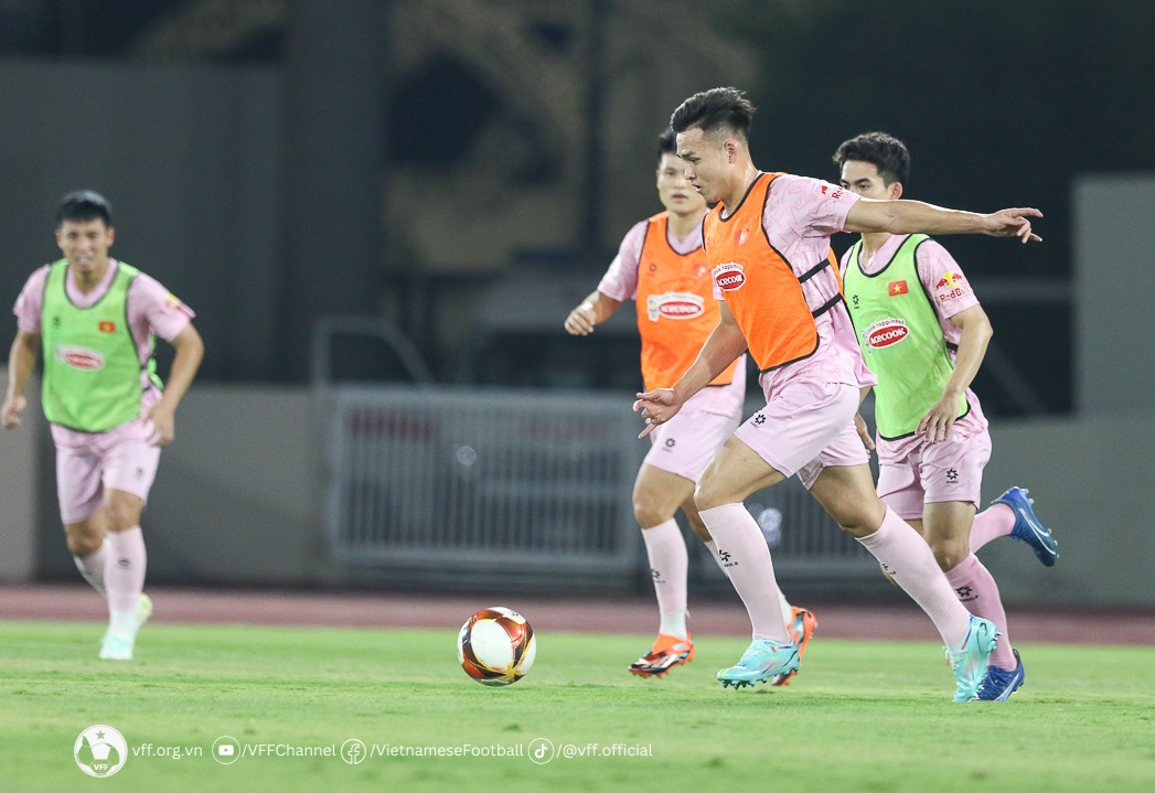 Hùng Dũng, Việt Anh chỉ ra thách thức đáng sợ khi phải đá tại Iraq 1 Hùng Dũng, Việt Anh chỉ ra thách thức đáng sợ khi phải đá tại Iraq 1