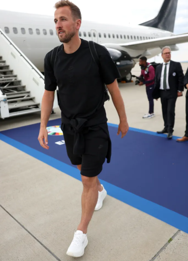 Dàn sao tuyển Anh chính thức có mặt ở Đức 4