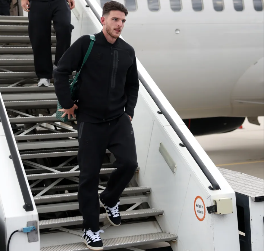 Dàn sao tuyển Anh chính thức có mặt ở Đức 12