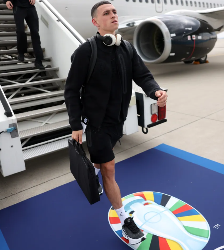 Dàn sao tuyển Anh chính thức có mặt ở Đức 8