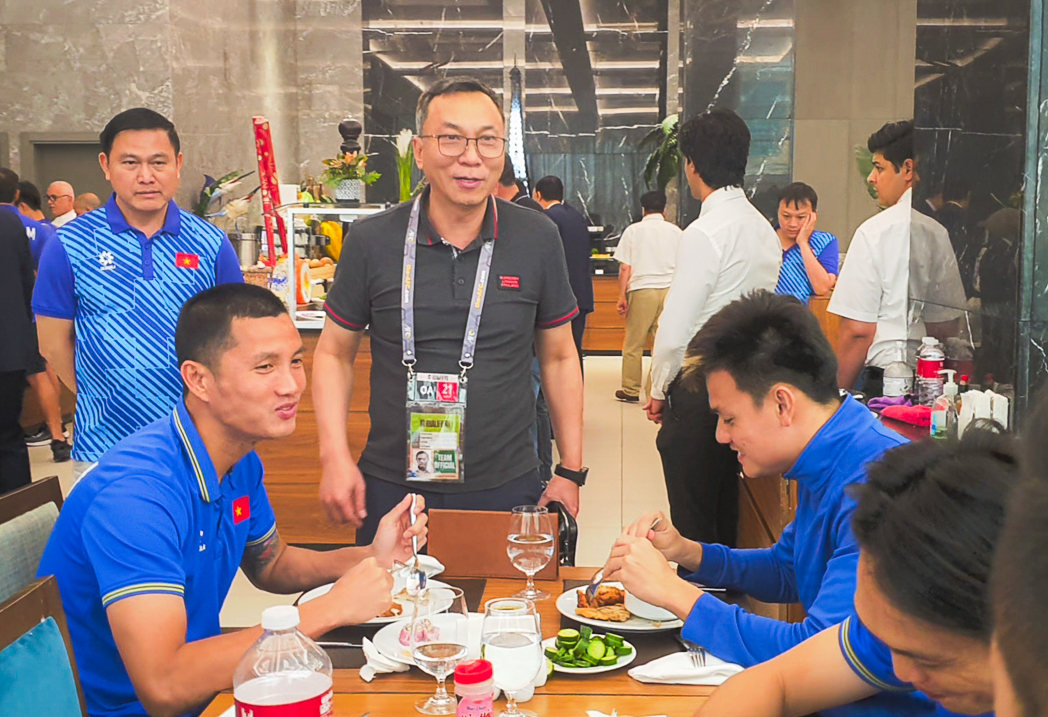 Đội tuyển Việt Nam nhận liều doping trước trận gặp Iraq 1