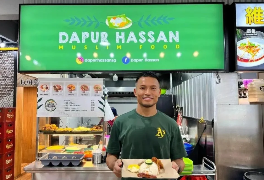 Thủ môn Singapore nhận quà sau khi thành người hùng bất đắc dĩ của ĐT Trung Quốc 2 Thủ môn Singapore nhận quà sau khi thành người hùng bất đắc dĩ của ĐT Trung Quốc 2