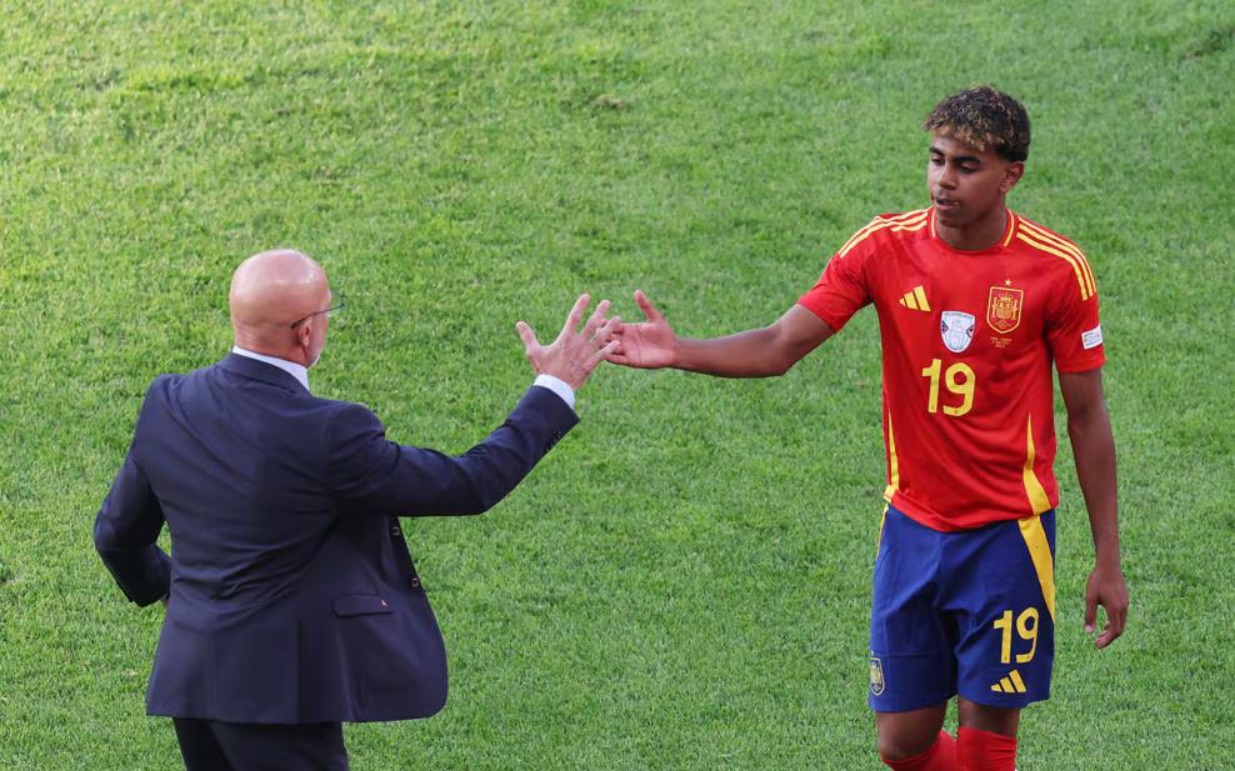 Từ Ronaldo tới Yamal, Endrick Làm sao để quản lý các cầu thủ tuổi teen tại các giải đấu quốc tế 3