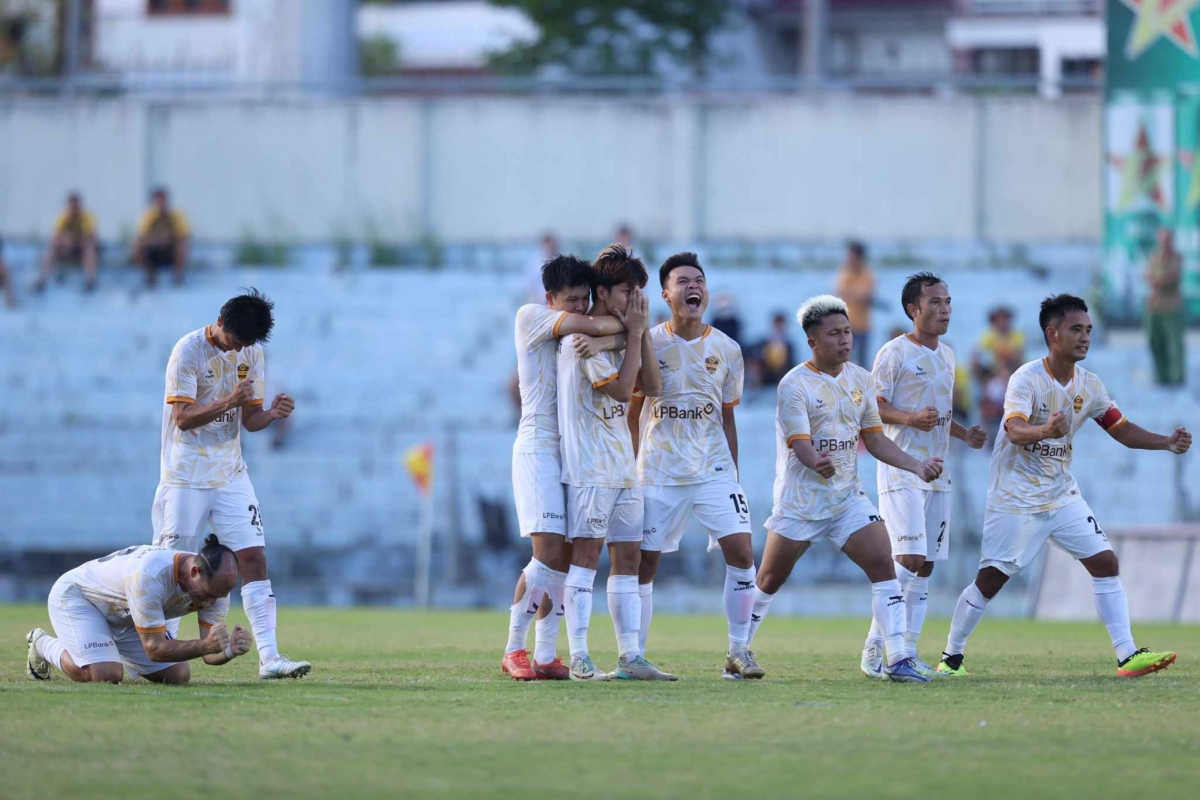 Thua trên chấm phạt đền, ội bóng của HLV Park Hang Seo lỡ cơ hội lên hạng 2 Thua trên chấm phạt đền, ội bóng của HLV Park Hang Seo lỡ cơ hội lên hạng 2