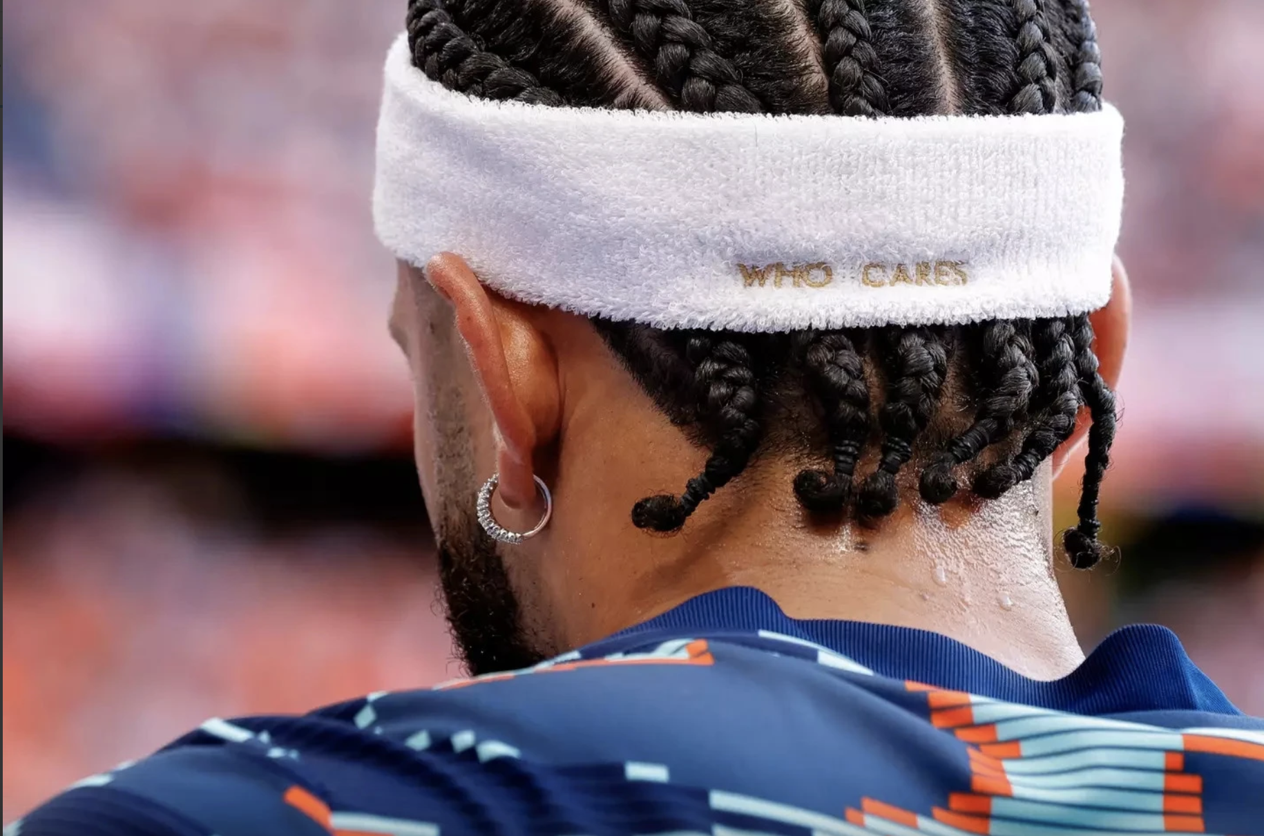 Memphis Depay Tấm băng đô không làm nên…siêu anh hùng 1