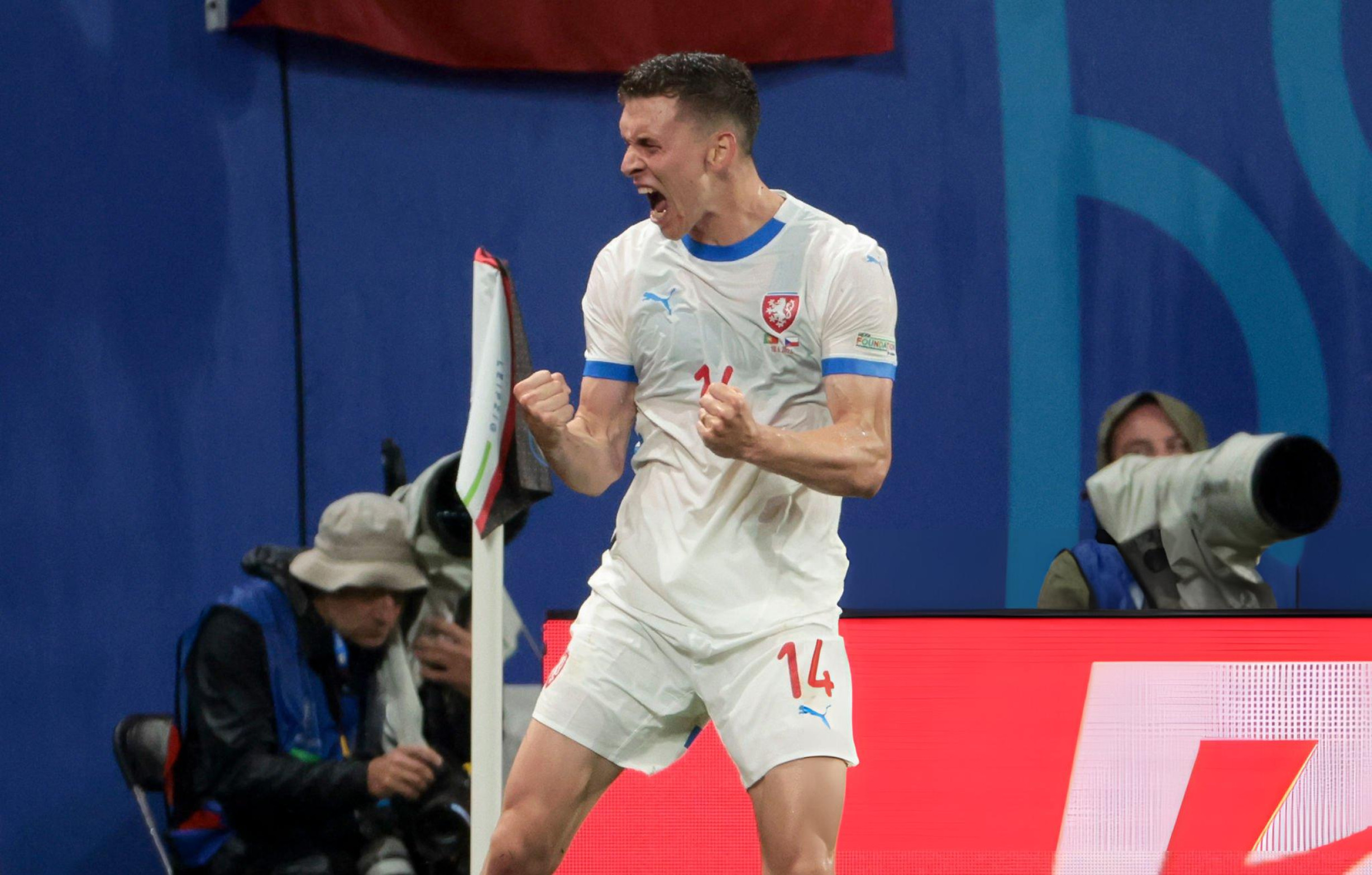 Đội tuyển Cộng hòa Séc Khối pha lê xù xì 1