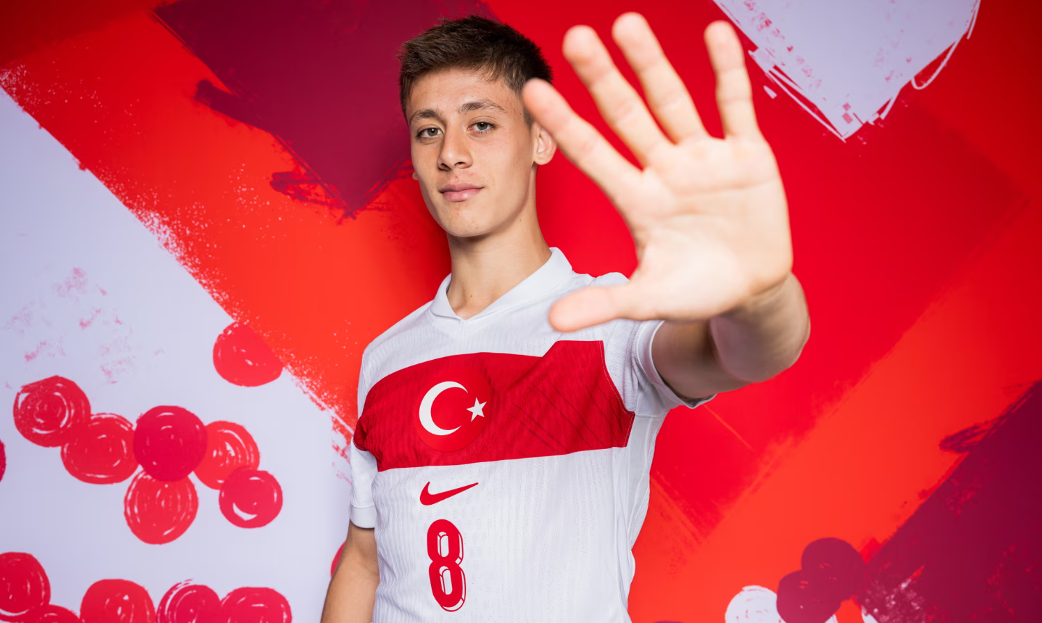 Nam thần 19 tuổi gây sốt sau trận thắng của ĐT Thổ Nhĩ Kỳ tại EURO 2024 4