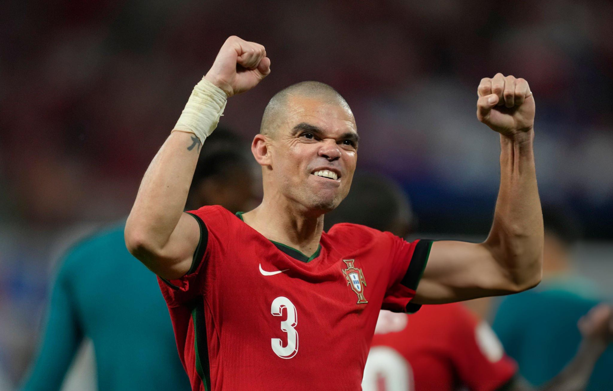 Pepe Khi người Brazil trở thành cây trường sinh của bóng đá Châu Âu 1