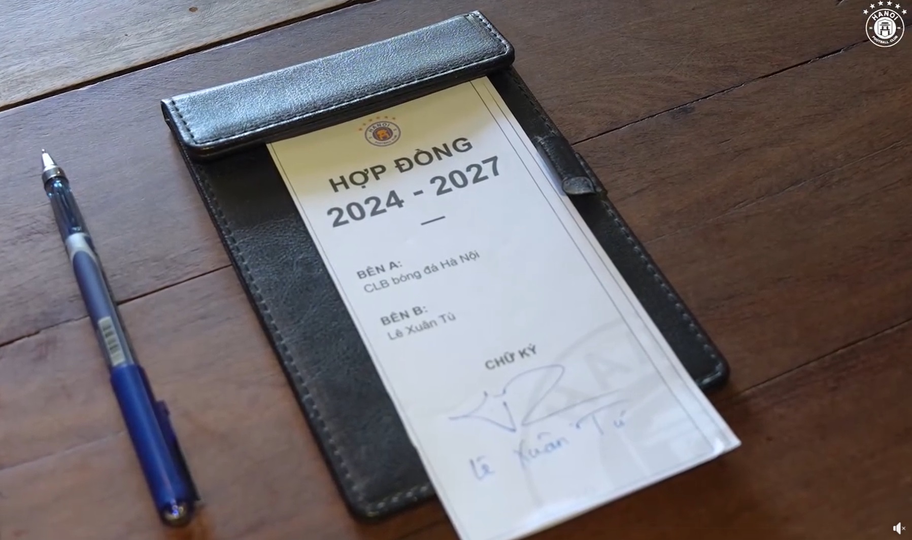 CLB Hà Nội thông báo gia hạn hợp đồng với cầu thủ theo phong cách độc lạ 1