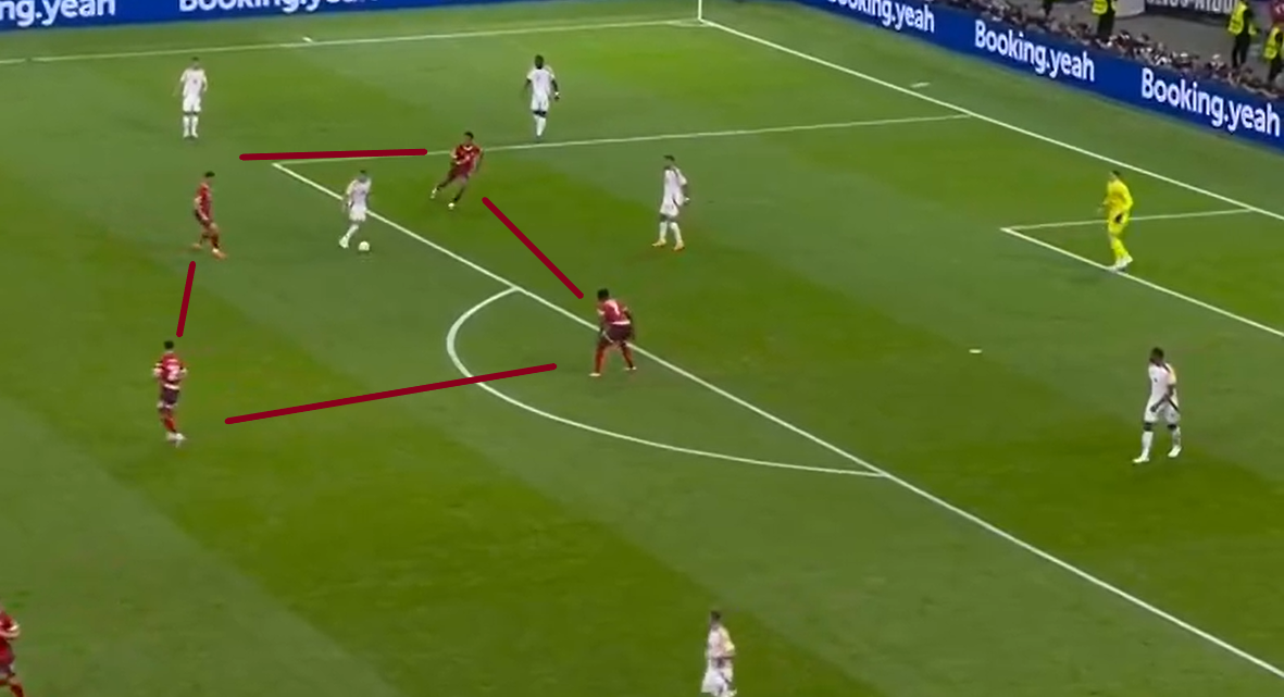 Đức 1-1 Thụy Sĩ Bức tường đỏ suýt nhấn chìm Cỗ xe tăng 4 Đức 1-1 Thụy Sĩ Bức tường đỏ suýt nhấn chìm Cỗ xe tăng 4