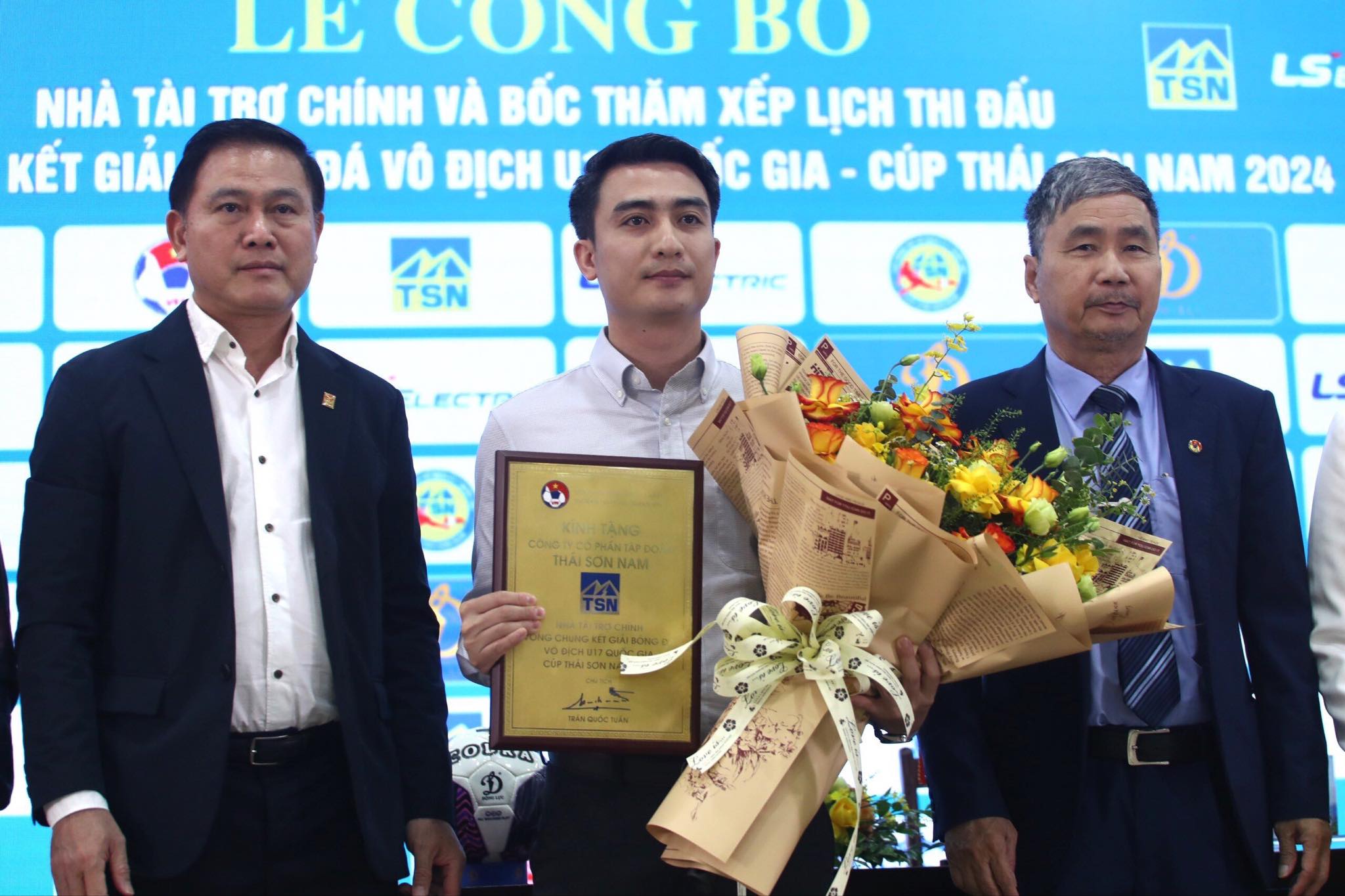 Bốc thăm VCK U17 Quốc gia 2024 Hà Nội và HAGL cùng bảng đấu 2