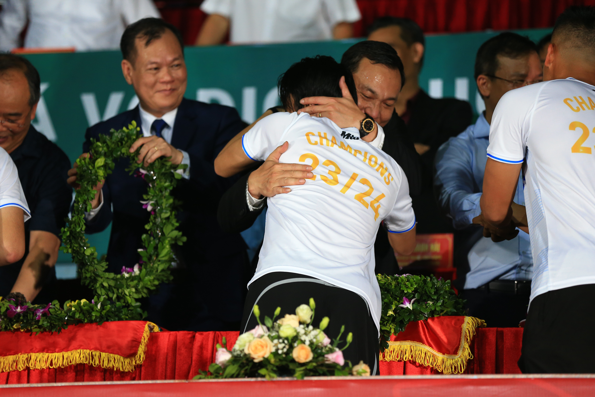 Tuấn Anh ngại ngùng trong chức vô địch của Nam Định 2 Tuấn Anh ngại ngùng trong chức vô địch của Nam Định 2