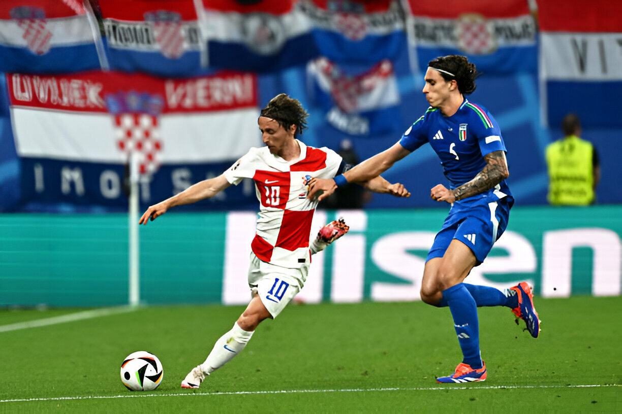 Italia và giấc mơ hoang đường từ những lầnchết hụt 2