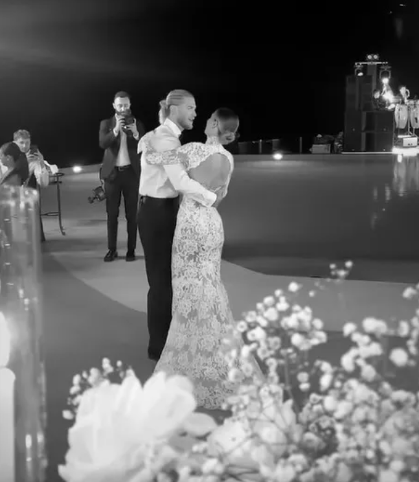 Loris Karius kết hôn với người dẫn chương trình xinh đẹp 1 Loris Karius kết hôn với người dẫn chương trình xinh đẹp 1