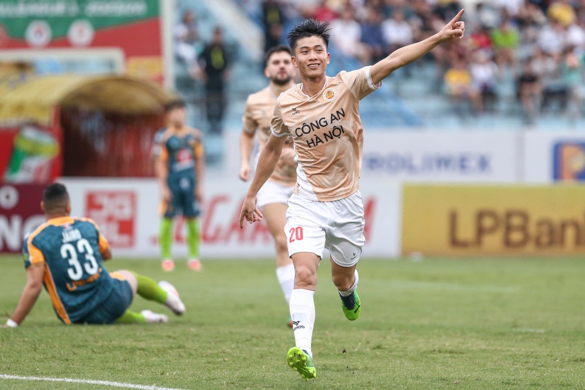 Phan Văn Đức CAHN vs HAGL 25/6 Phan Van duc CAHN vs HAGL 25/6