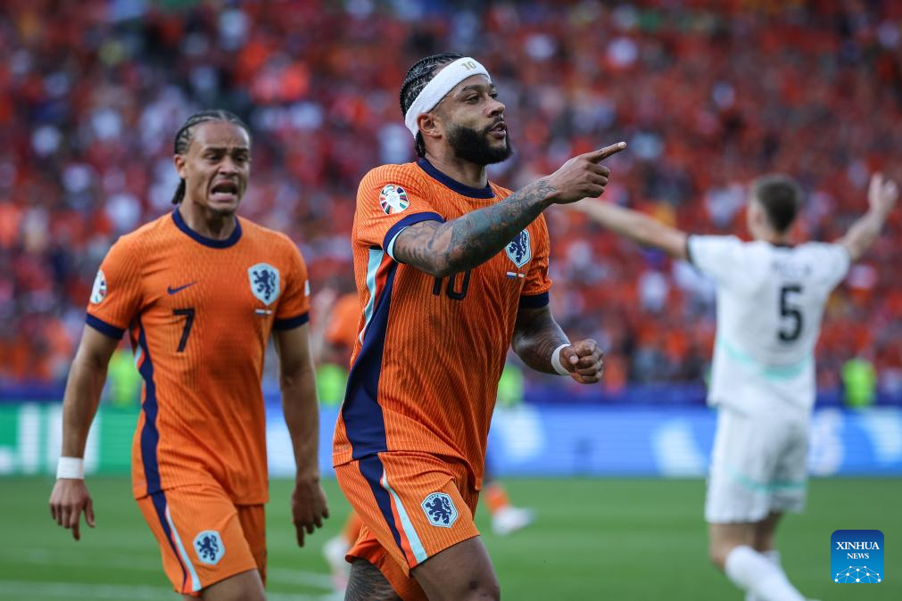 Memphis Depay Tấm băng đô không làm nên…siêu anh hùng 2