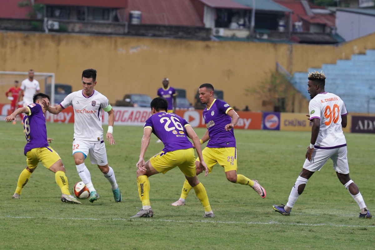 Bùi Vĩ Hào toả sáng rực rỡ trong ngày VLeague 202324 hạ màn 3