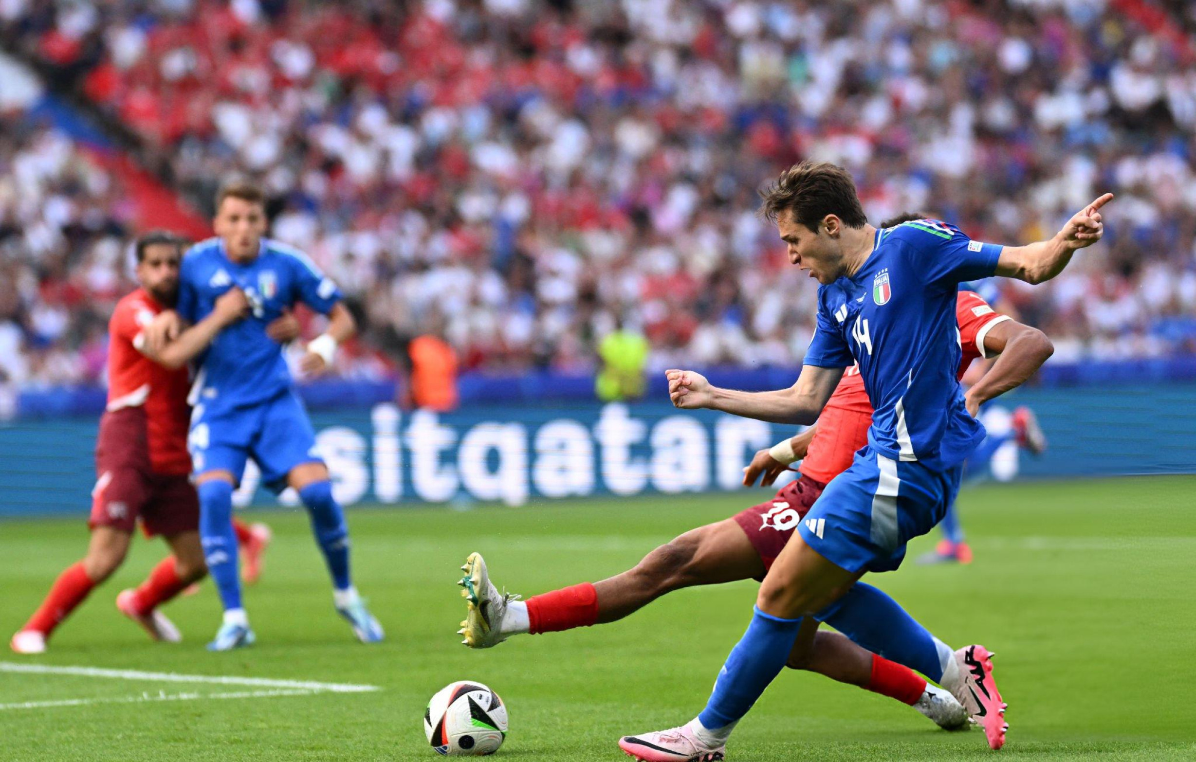 Federico Chiesa Cánh chim én lẻ loi 1