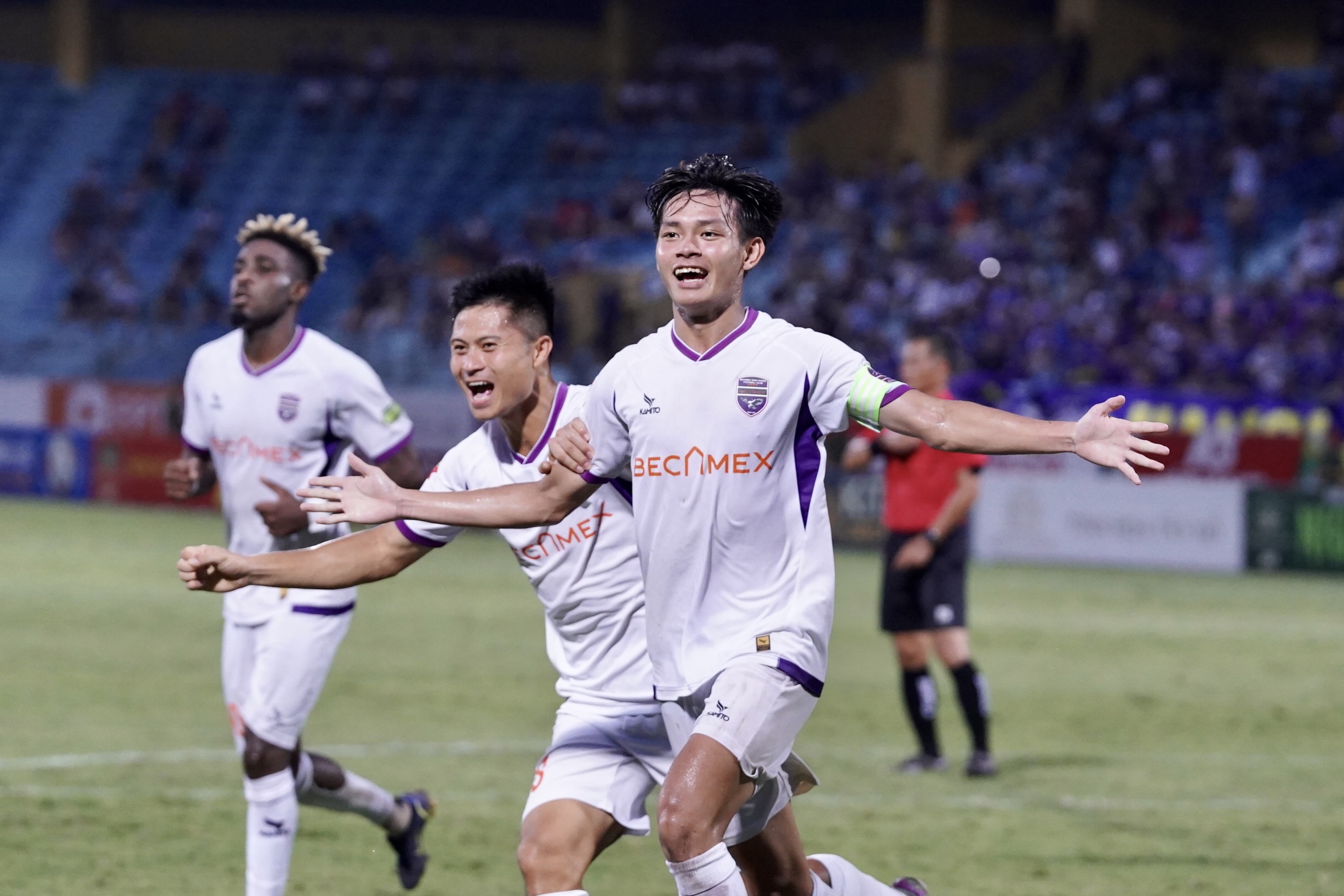 HLV Kim Sang Sik và bài toán mang tên Bùi Vĩ Hào 1