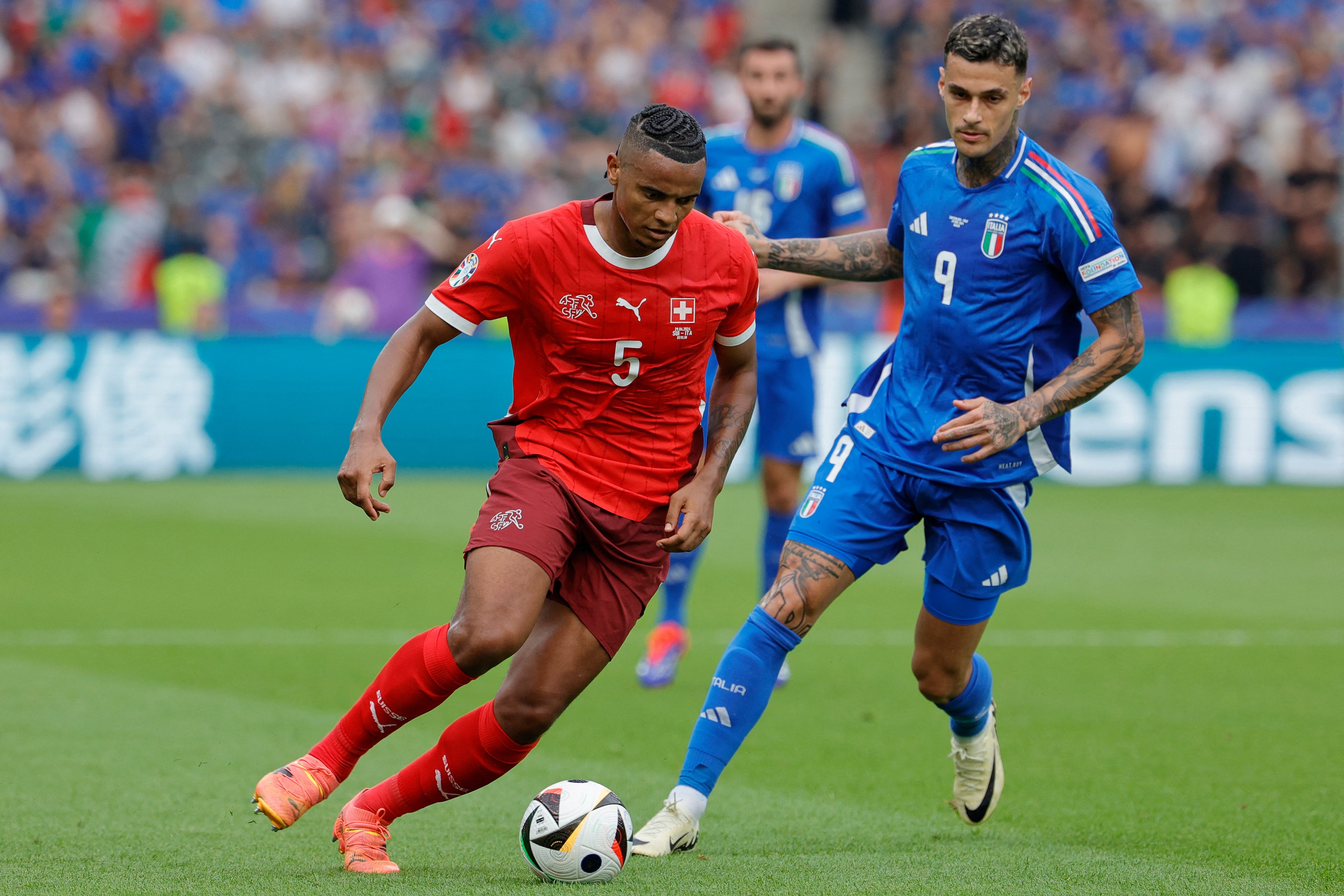 Murat Yakin có giúp Thụy Sĩ xoay chuyển càn khôn 4