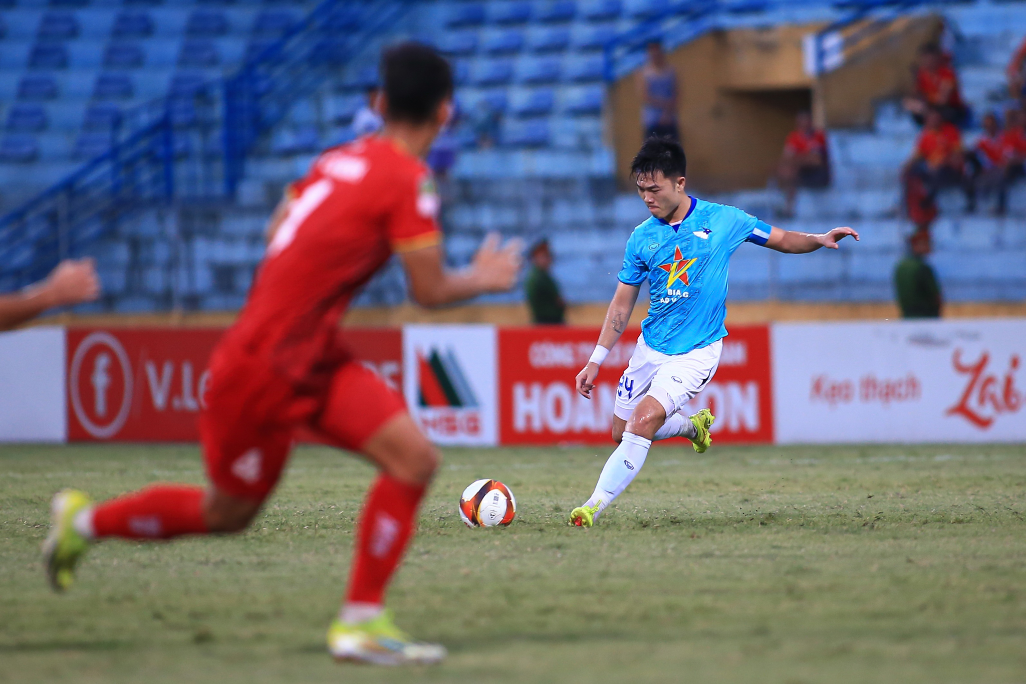 Trọng Hoàng chơi xuất thần, tạo ra bước ngoặt giúp Hà Tĩnh trụ lại VLeague 5 Trọng Hoàng chơi xuất thần, tạo ra bước ngoặt giúp Hà Tĩnh trụ lại VLeague 5