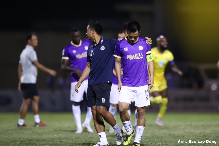 Chuyện gì đã xảy ra với Văn Quyết 3 Chuyện gì đã xảy ra với Văn Quyết 3